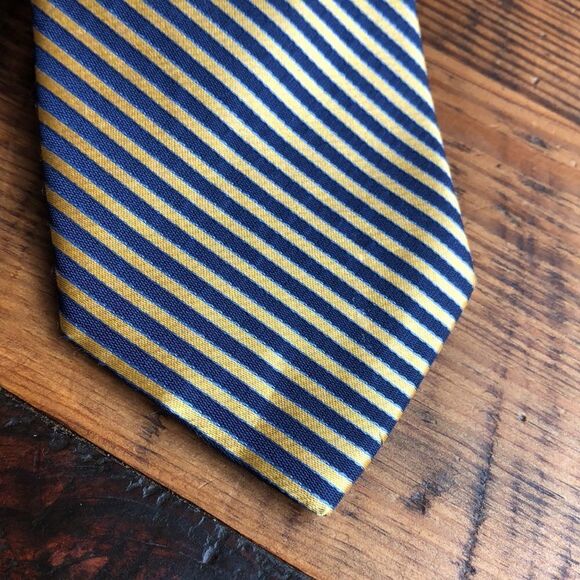Tommy Hilfiger Diagonal Striped Tie Navy and Gold/Yellow - Picture 3 of 6